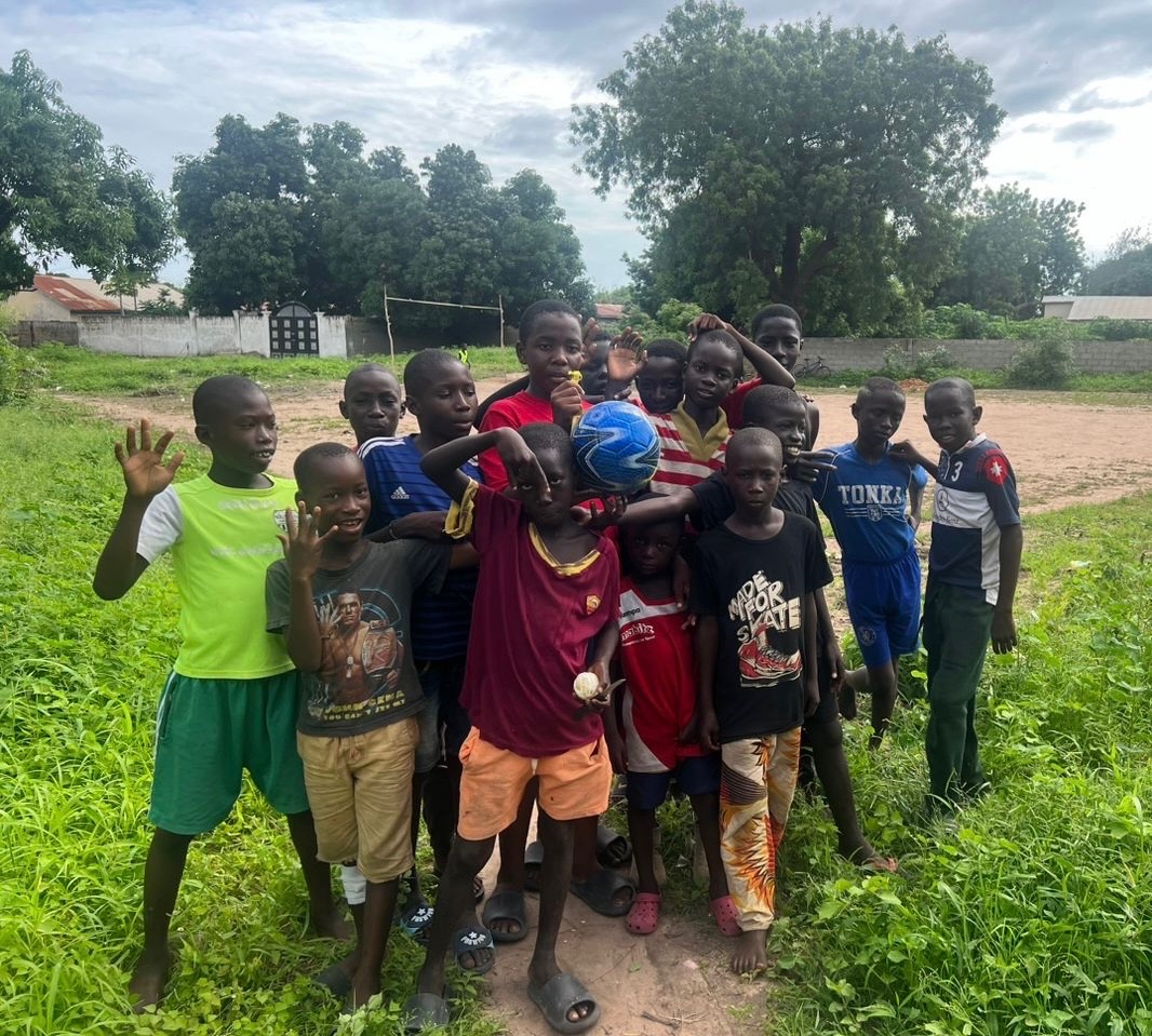 Fussball fuer Warum%20Gambia.JPG
